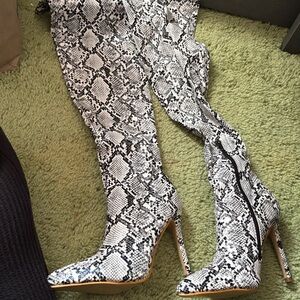 Snakeskin Patterned Women's Boots